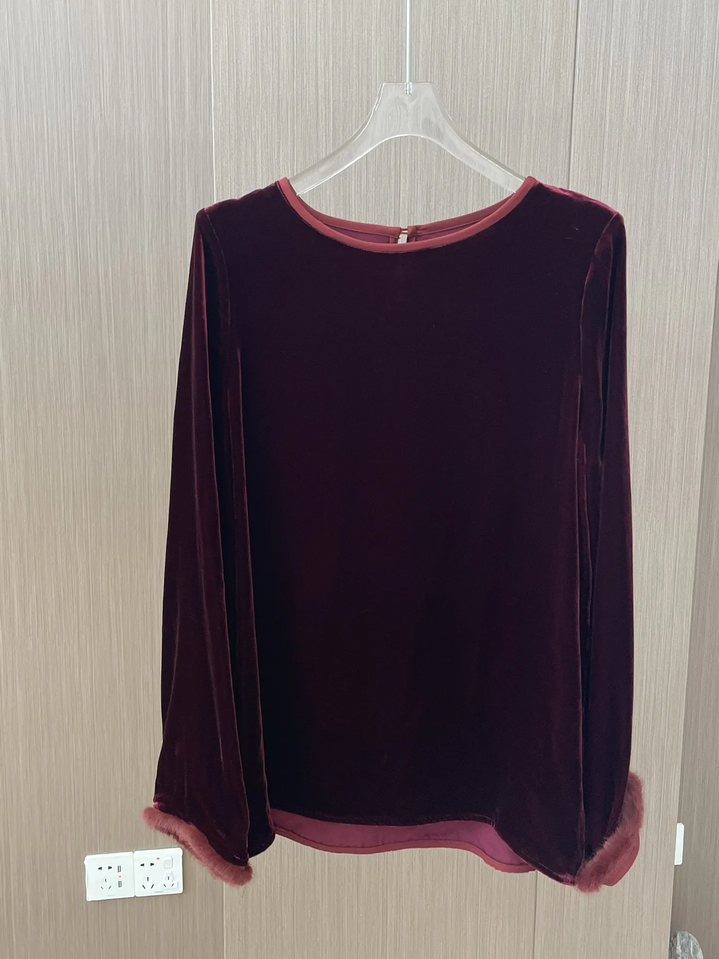 Рисунок 4 - Шелковый бархатный топ с круглым вырезом