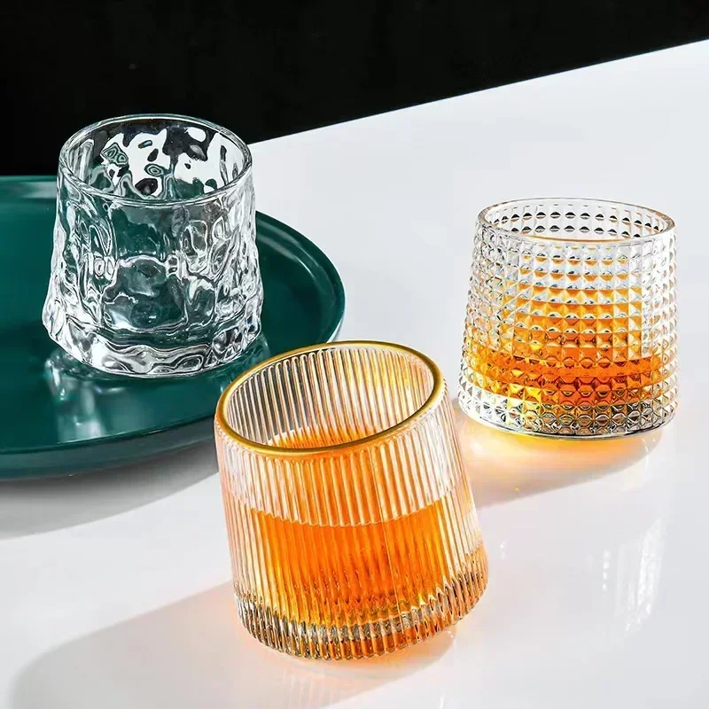 Creative INS Wind Decompression Glass Rotating Glass Water Cup Rotating Bar Whiskey Top Foreign Wine