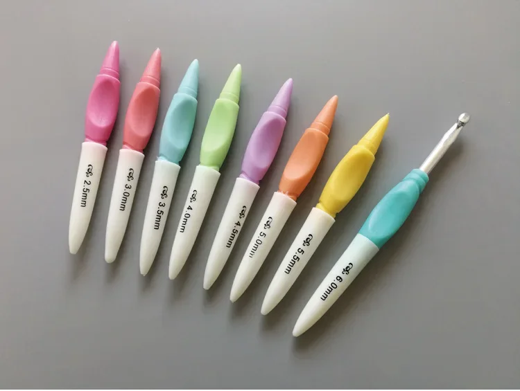Description Picture 6 of itemCrochet Hook Mix Size Crochets Soft Handle DIY Knitting Needles Sets Sewing Tool Accessories