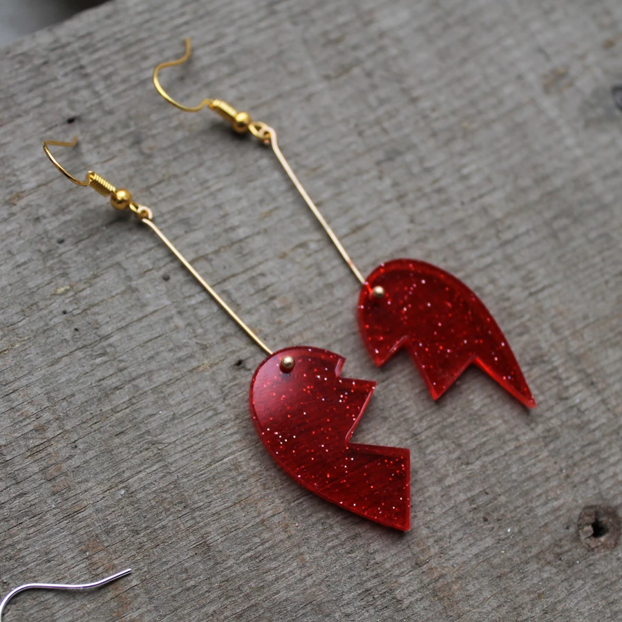 Red Heart Polnareff Cosplay Earrings | JoJo's Bizarre Adventure Jewelry, Metal & Acrylic, Unisex