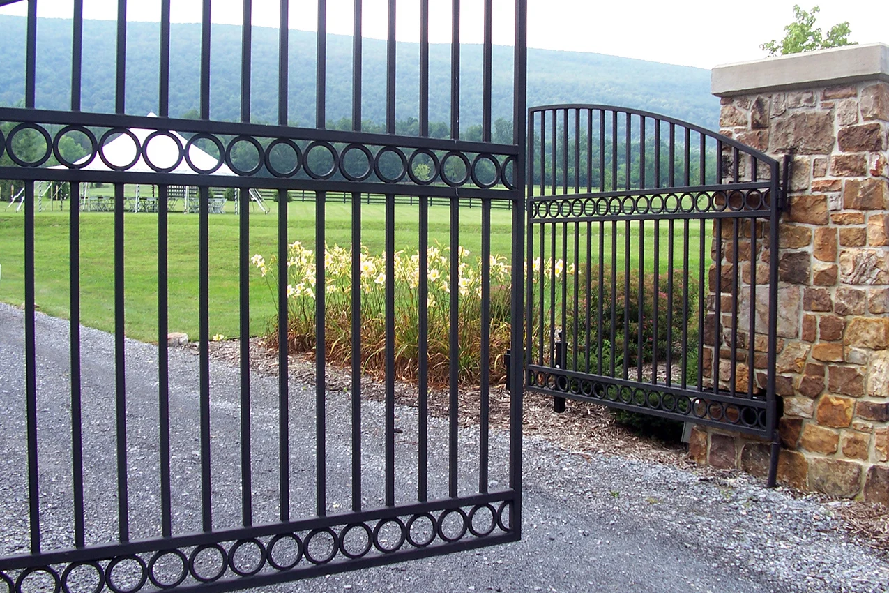 Best Welcome Fashion Small Iron Gate Iron Pipe Gate Design Wrought Iron Gate 4