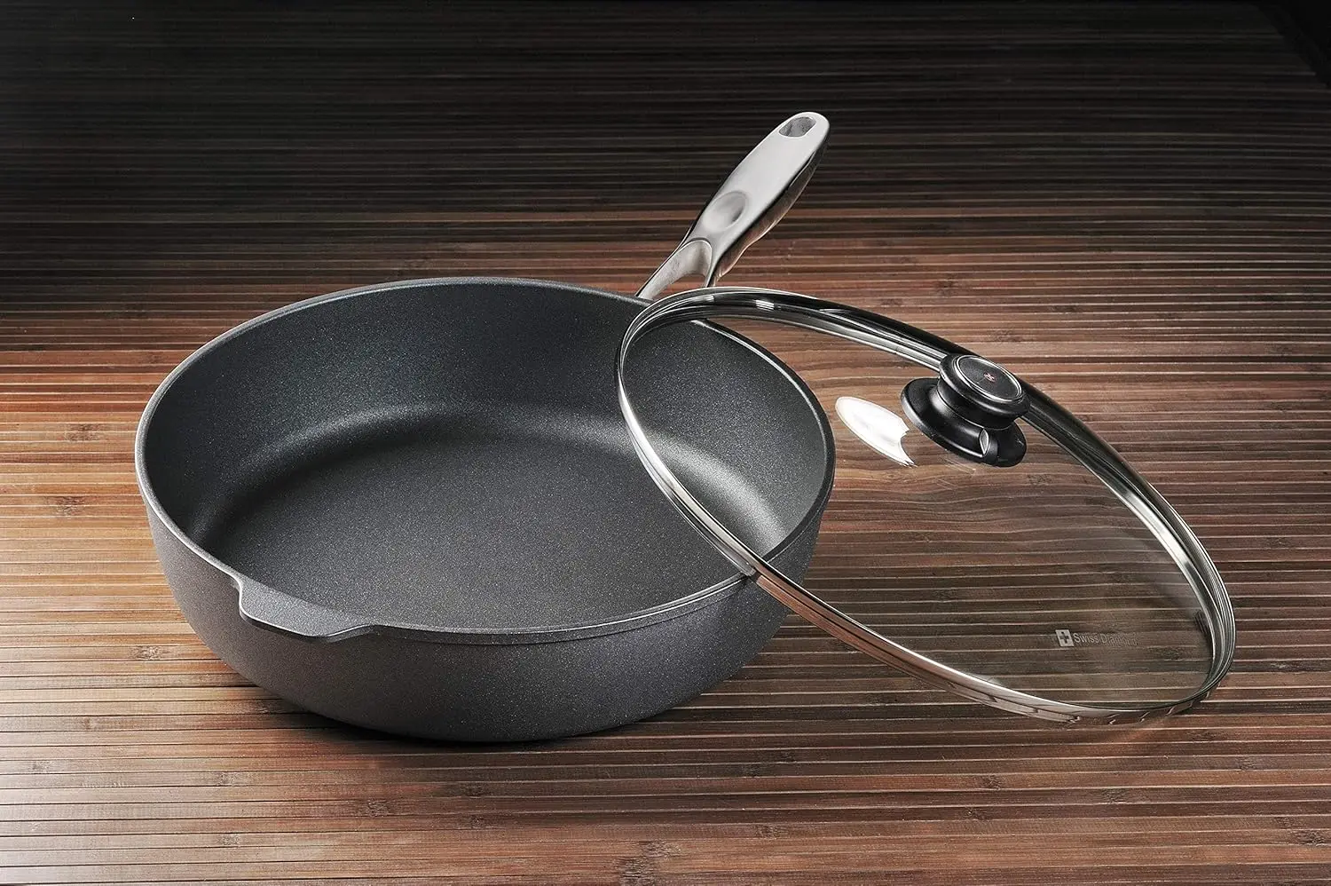 5.8 Quart, 12.5 Inch Nonstick Saute Pan with Lid and Stainless Steel Handle, Dishwasher and Oven 2