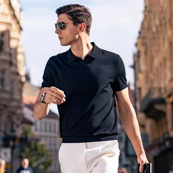 Polo da Uomo Elegante con Colletto a Gabbiano, Lavorato a Maglia, a Maniche Corte, Collezione Estiva 2026
