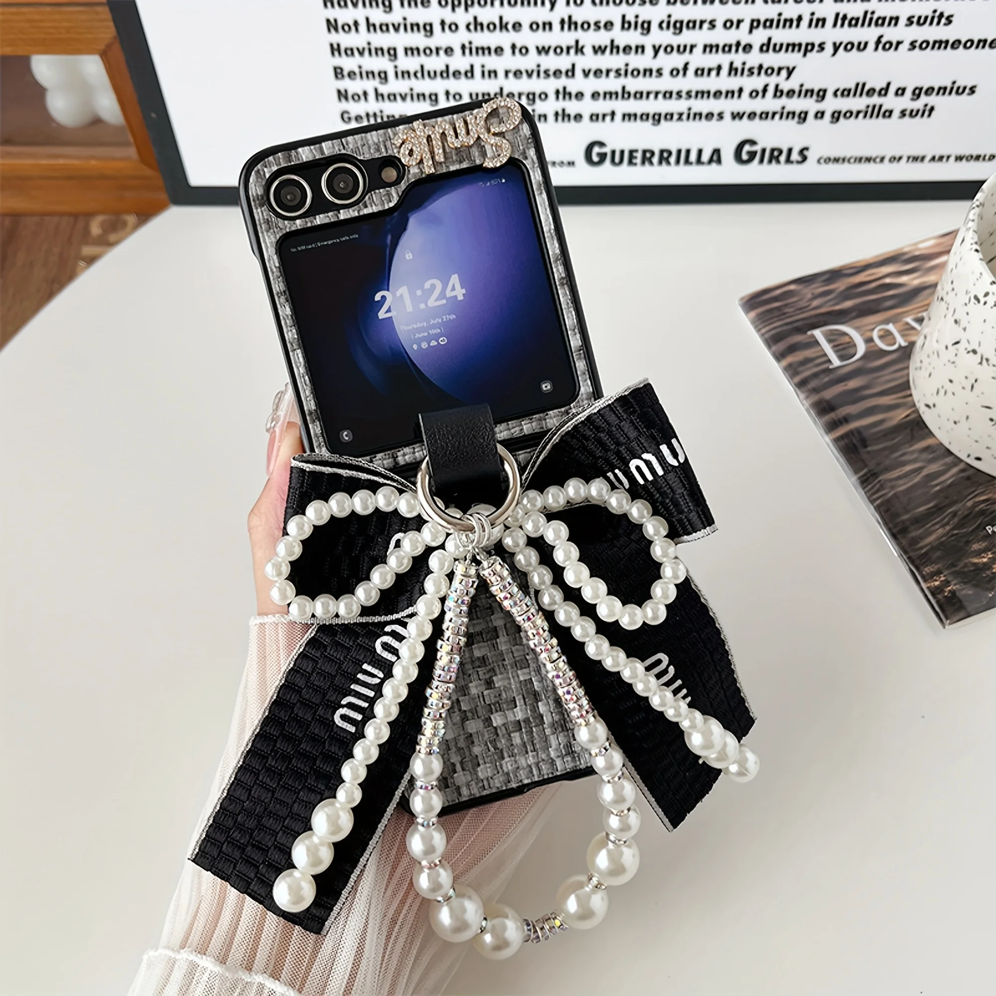 Pearl Bow Rhinestone Letter Veneer Folding Phone Case Pearl Bracelet For Samsung Galaxy Z Flip 3 4 5 6