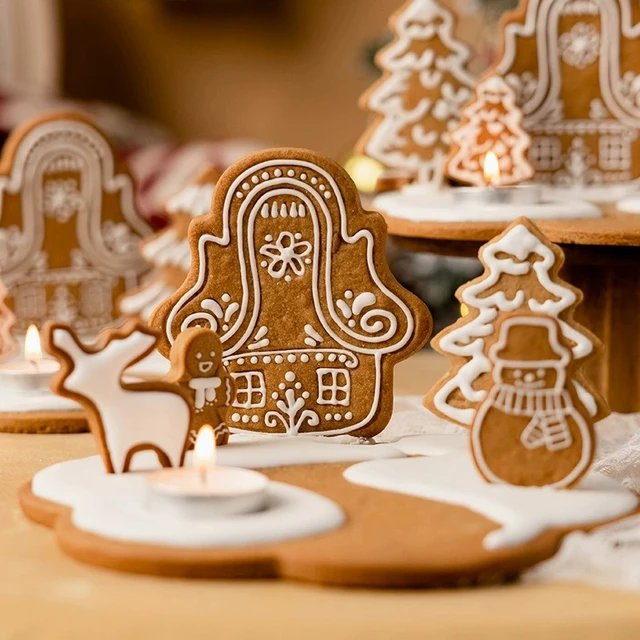 8Pcs/set 3D Christmas Cabin Cookie Cutter Cartoon Gingerbread