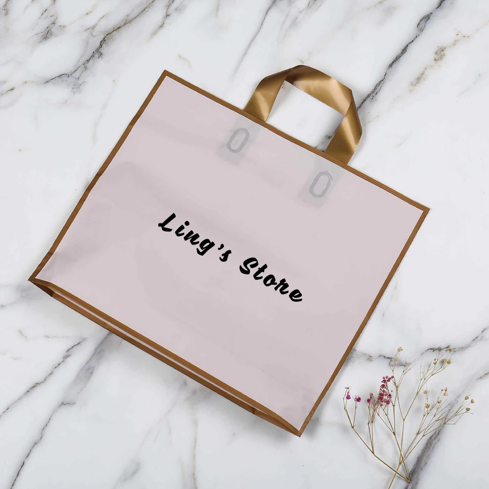 50 Stück Kundenspezifische Logo-Tragetaschen aus Mattplastik für Einkaufszentren, Geschenk-, Schmuck- und Kleidungsverpackungen mit Bedrucktem Logo – Detail 9