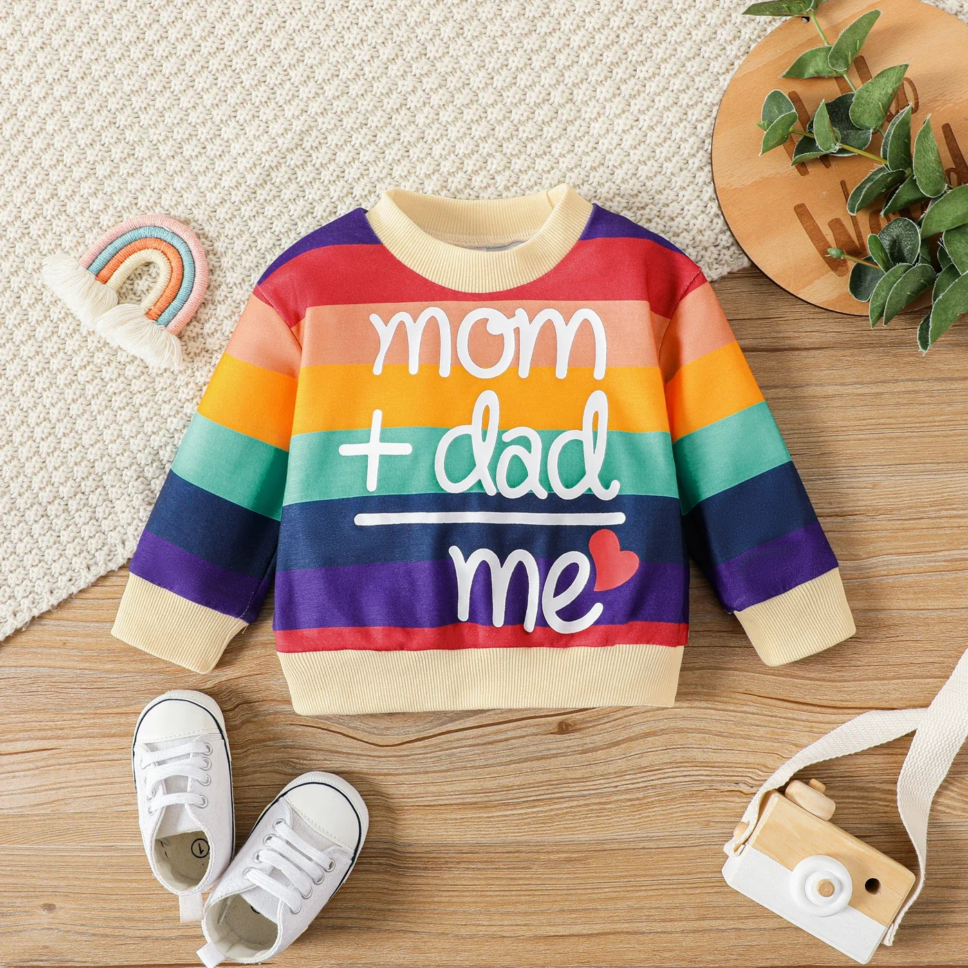 Baby Boy/Girl Heart & Letter Print Rainbow Colorblock Long-sleeve Sweatshirt Casual/Outdoor Positioning print