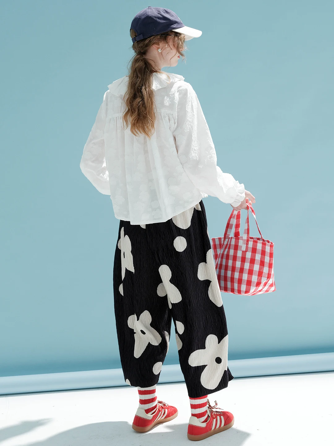 IMAKOKONI Original Design Wave Dot Flower Print Elastic Waist Pants Loose Pleated Velvet Wide Leg Pants for Women 223965
