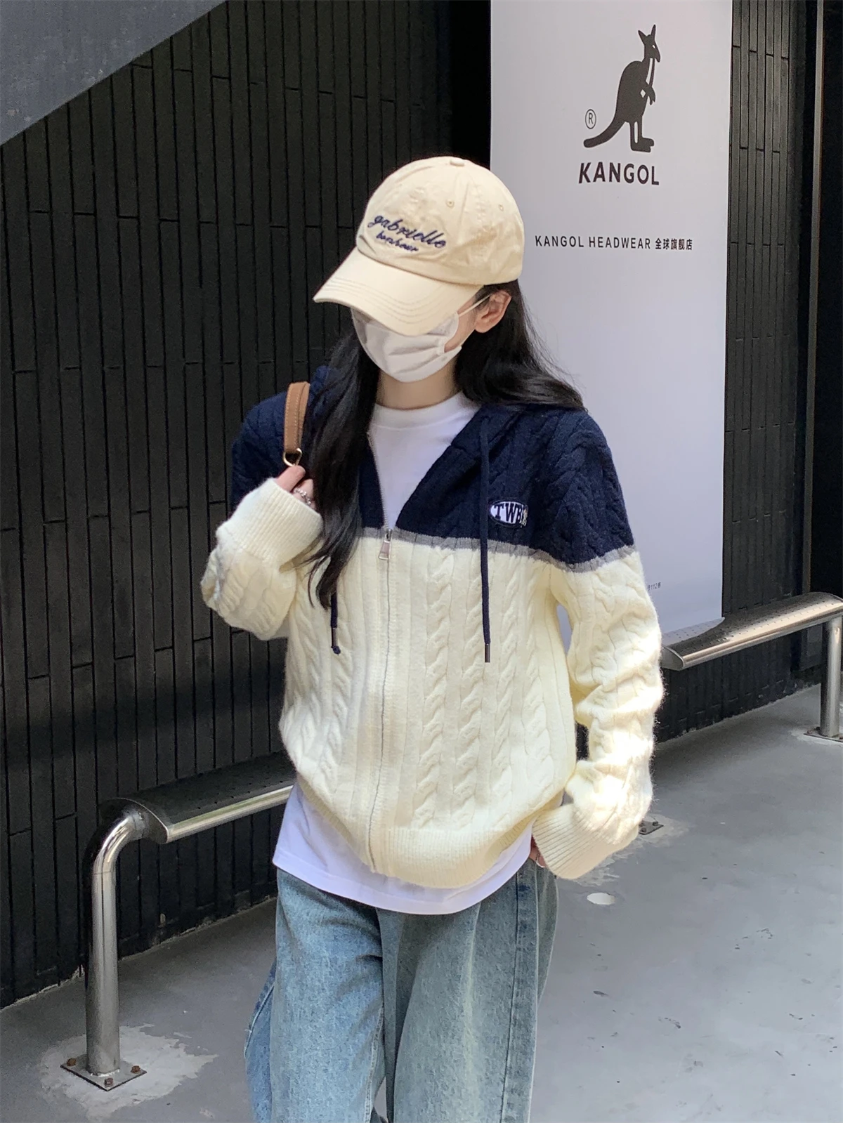 

Autumn/Winter Korean Edition Loose Contrast Zipper Design Feeling Hooded Arctic Velvet Knit Sweater Coat