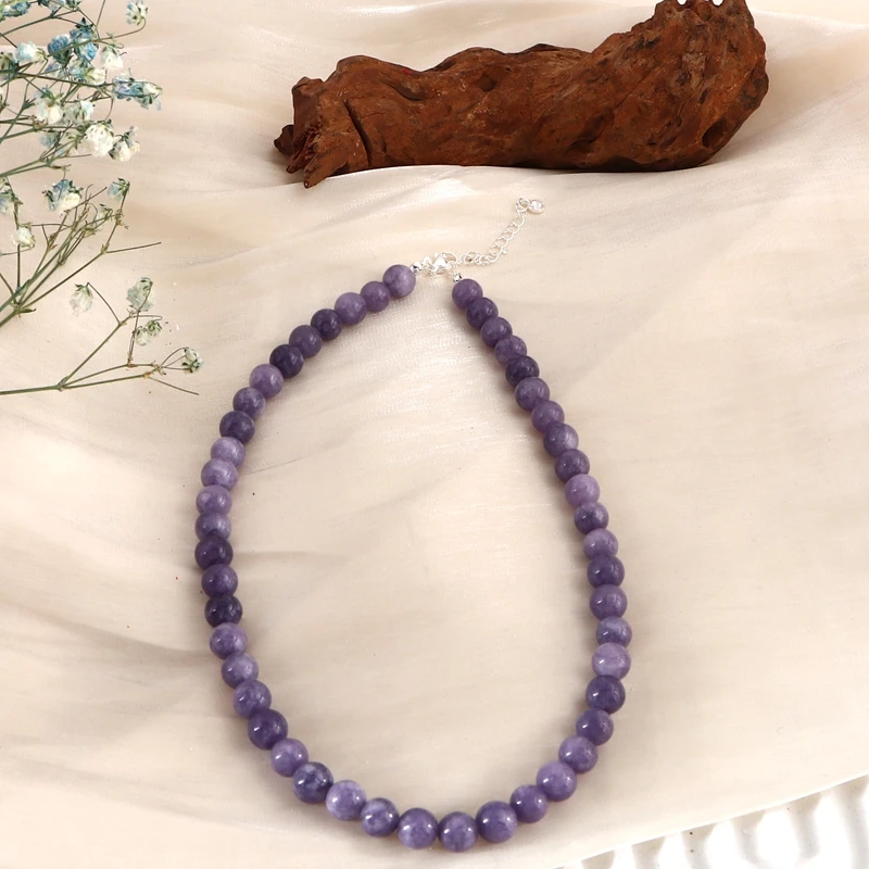 Minar Elegant Natural Shell Beaded Necklace with Silver-Plated Chain
