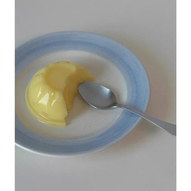 인스타 스타일 그라데이션 블루 세라믹 접시 다용도 원형 아침 식사 접시 토스트 베이글 파스타 디저트 케이크 접시 중국 제조업체