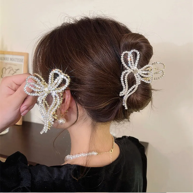 Advanced Diamond Studded Pearl Bow Hair Clip Elegant Women's Hair Clip Metal Geometric Hollow Bow Studded Diamond Headpiece