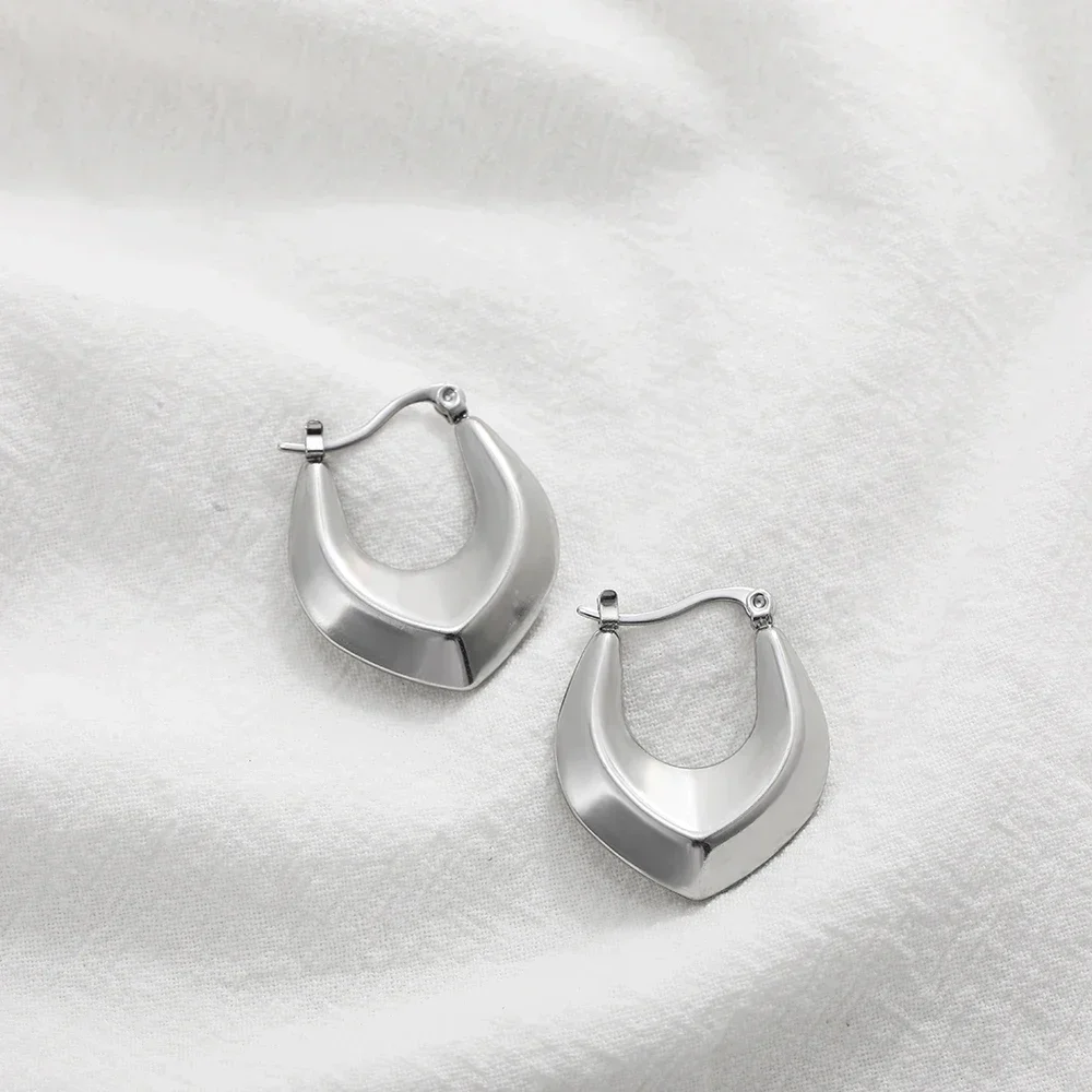 New Trend Silver Color Polished Stainless Steel CC Circle Chunky Hoop Earrings Twist PVD Dome Lightweight Hammered Drop Earrings