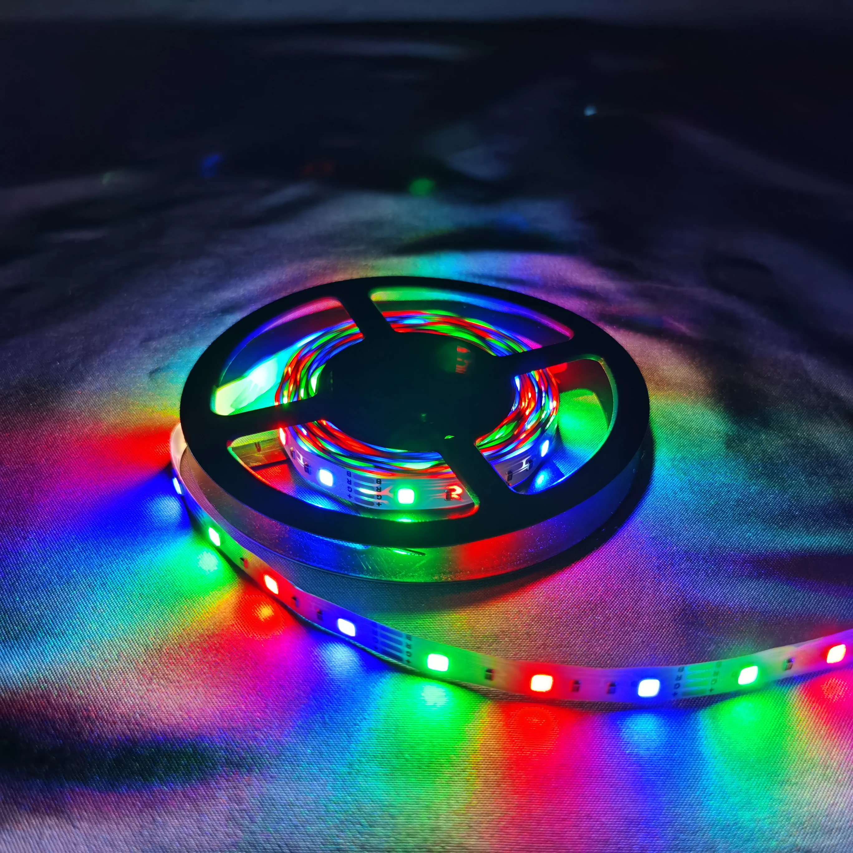 Рисунок 2 - Цветная светодиодная лента RGB
