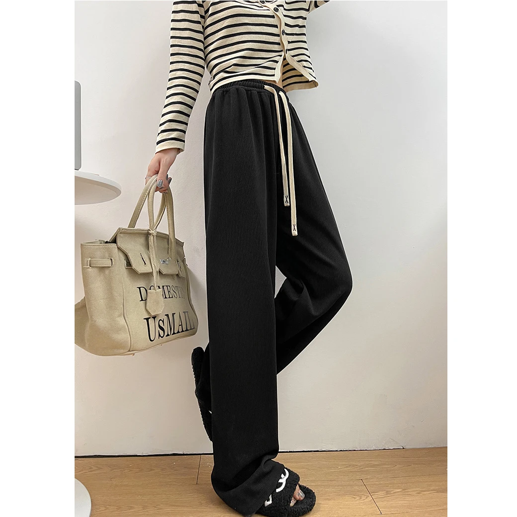 Рисунок 4 - Брюки женские с широкими штанинами