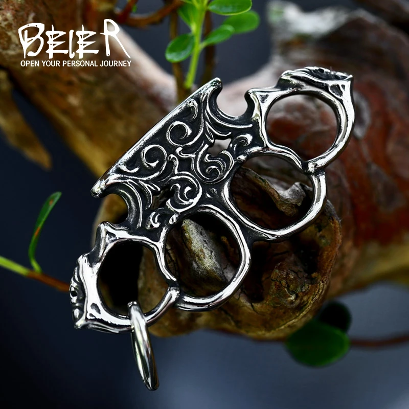 Pendentif cercle en acier inoxydable avec poisson doré