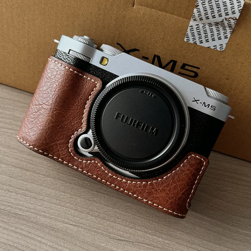 Demi-étui Cuir Protection Pour Fujifilm X-M5 - Style Rétro Imperméable - Avec Sangle Et Pochette Accessoires - Noir, Marron, Vert