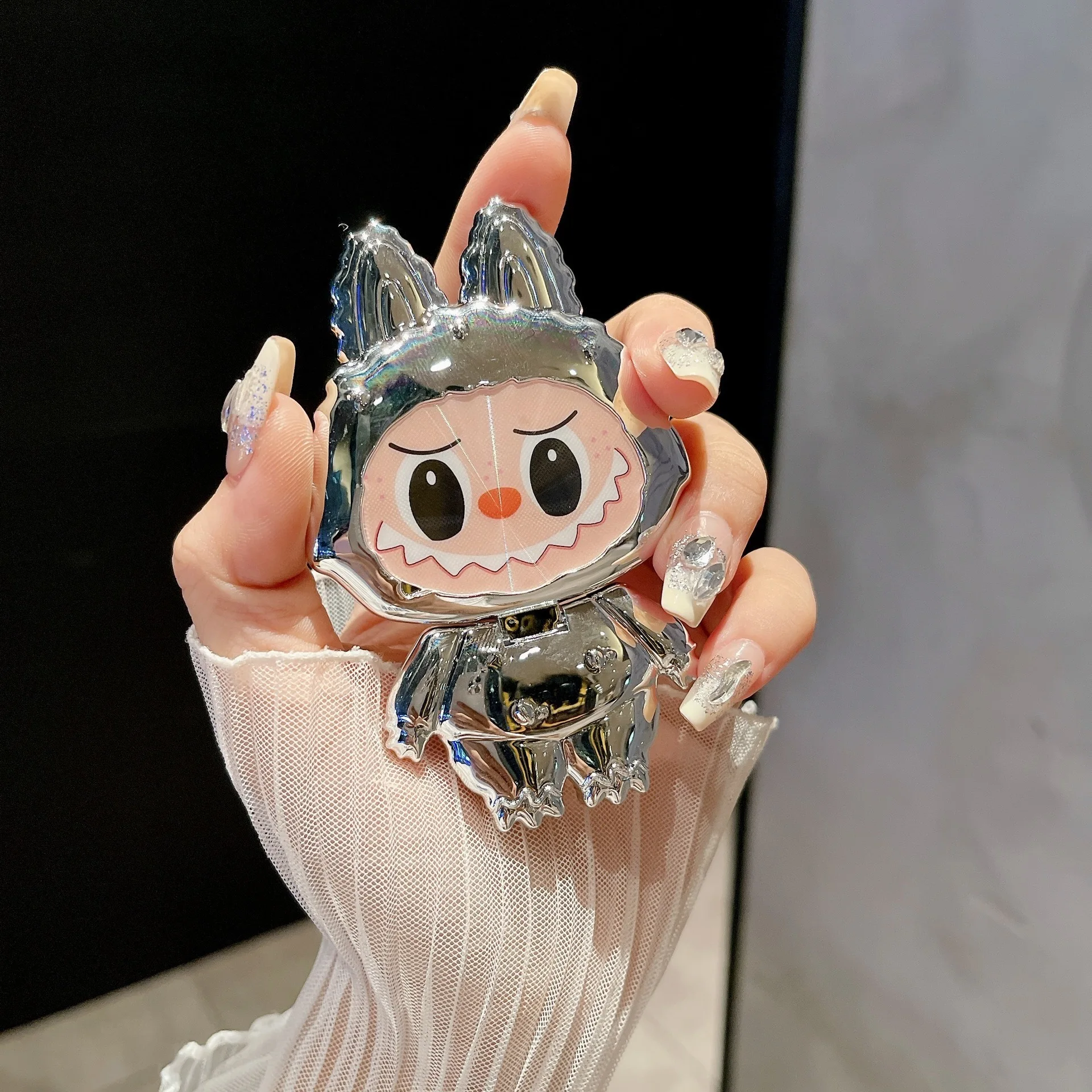 Nuevo soporte para teléfono móvil Labubu de dibujos animados Kawaii Anime giratorio con espejo soporte plegable portátil para niñas de escritorio