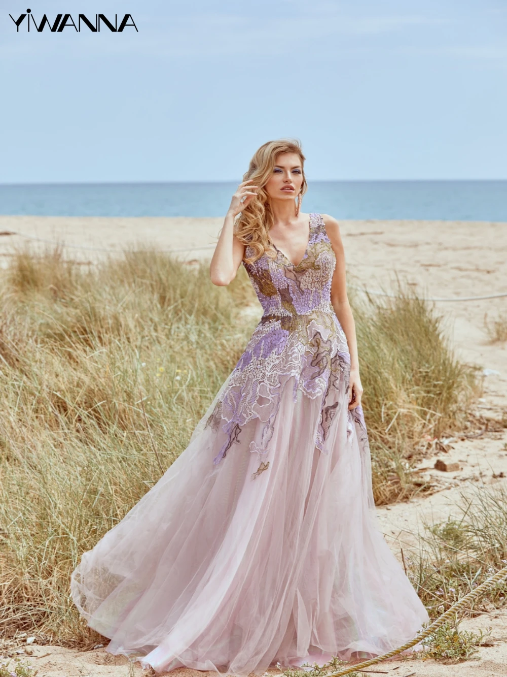 

Sexy V-neck Backless Evening Dress Classic Lace Appliques Cocktail Gown Graceful A-line Long Prom Dresses Vestido De Novia