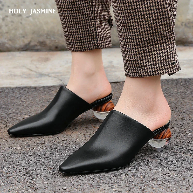 

2023 Summer Fashion New Muller Shoes Women European Fashion Station Baotou Slippers Half-supported Outdoor Sandals Fashion Shoes