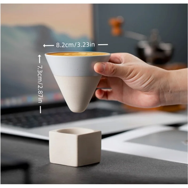 قطعة واحدة من كوب الإسبريسو السيراميكي