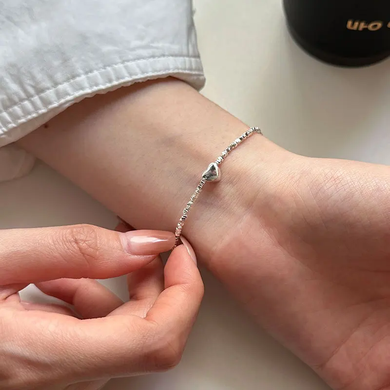 

Женский браслет из серебра S925 пробы с асимметричным вырезом