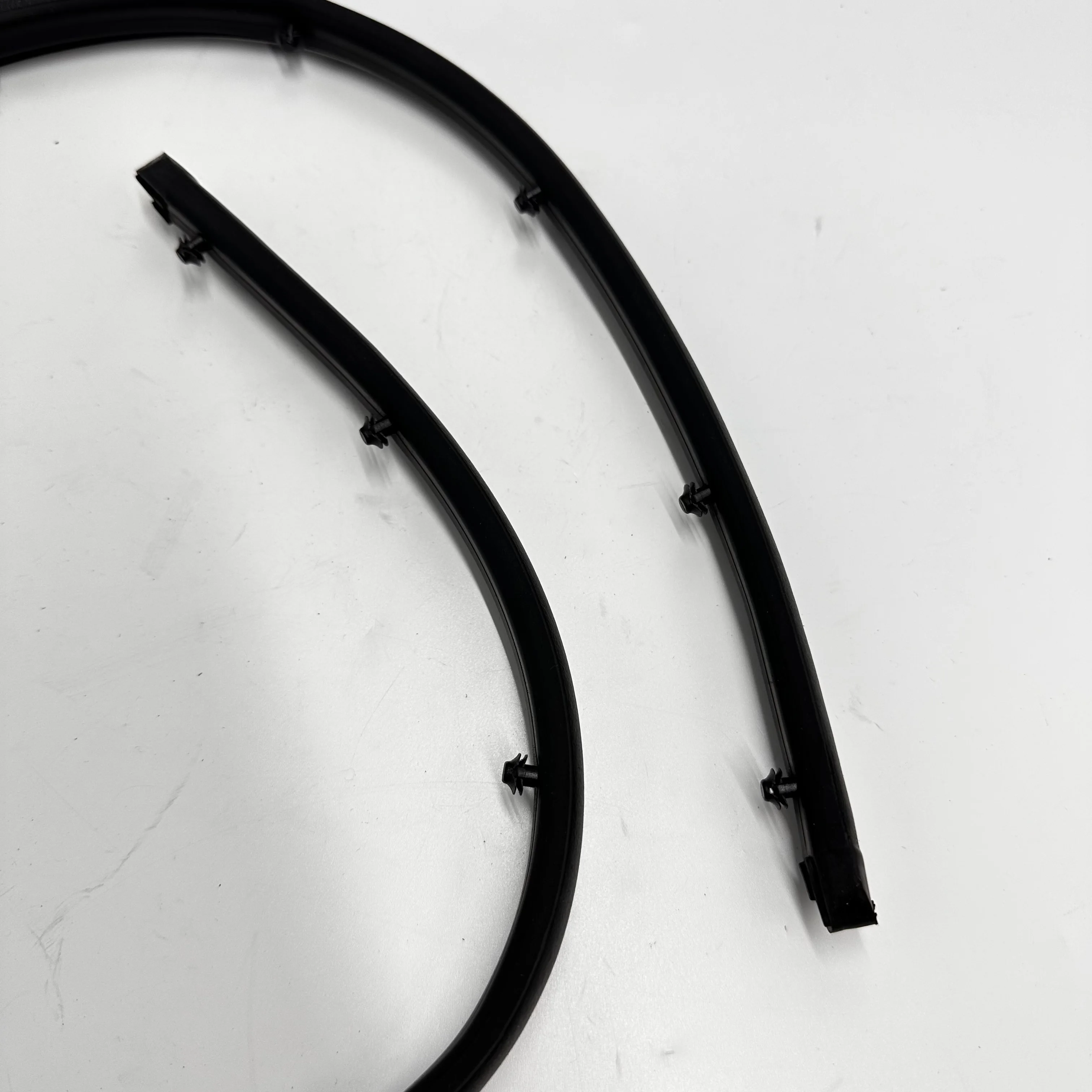 Suitable for Kia 2013 2014 2015 Forte K3 Front bar trim 86357A7000 Chinese Internet Decoration Press bar on front bumper