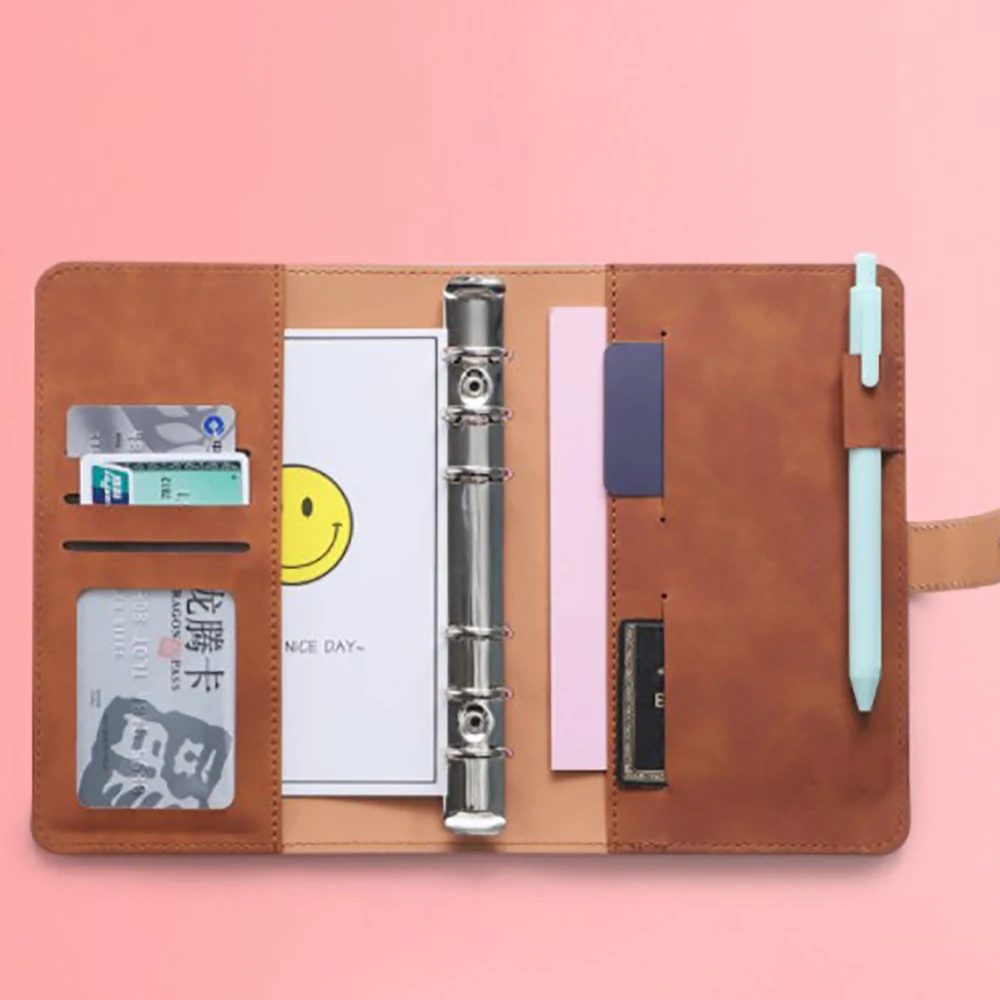 

Поместите банковскую карту 6 круглых колец A6 с 12 прозрачными конвертами, бюджетные конверты для наличных, конверты, бумажник, книжки для хранения наличных