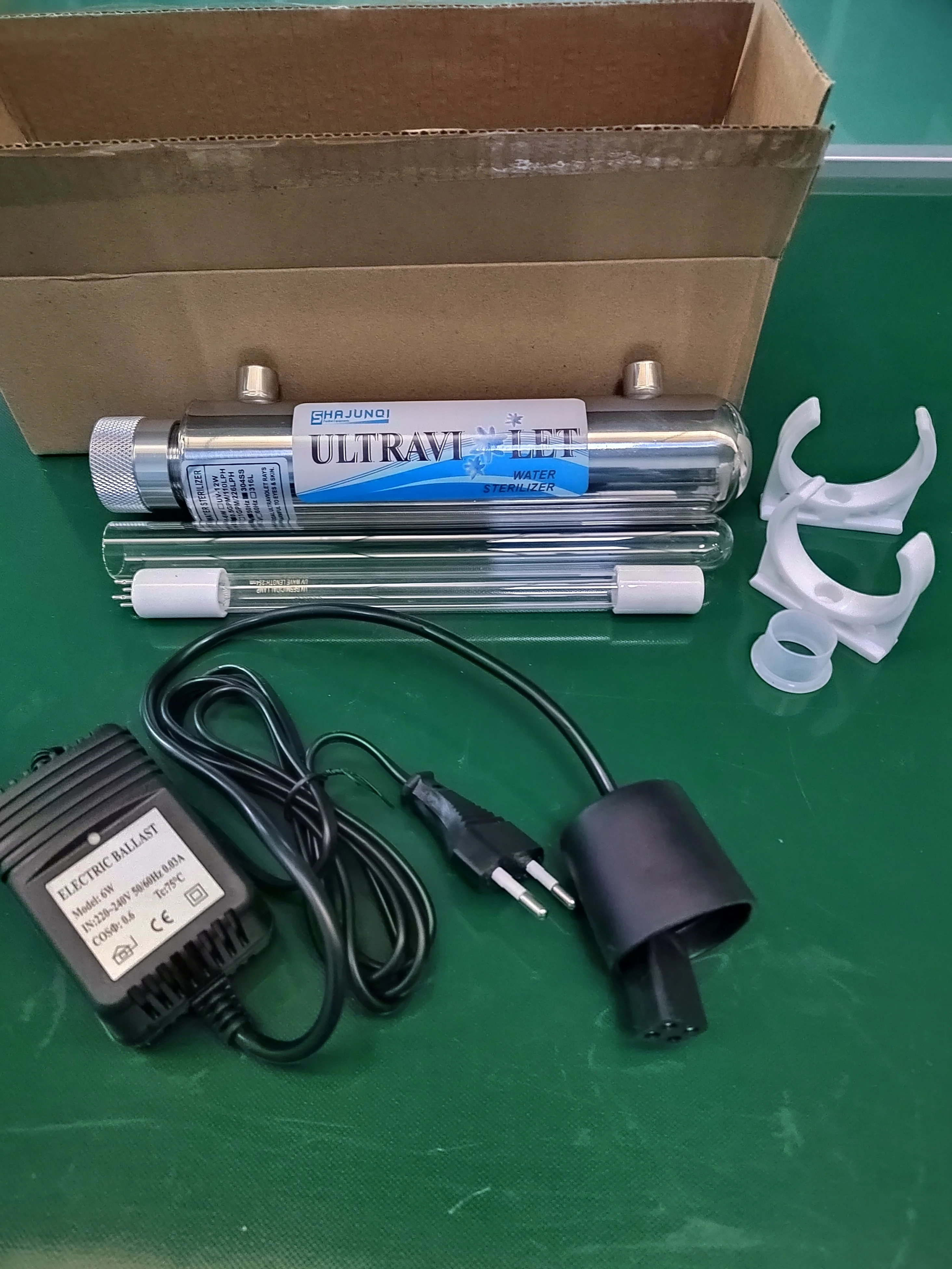 8등급 400 GPD 역삼투압 정수기 (UV 및 철 브래킷 포함)