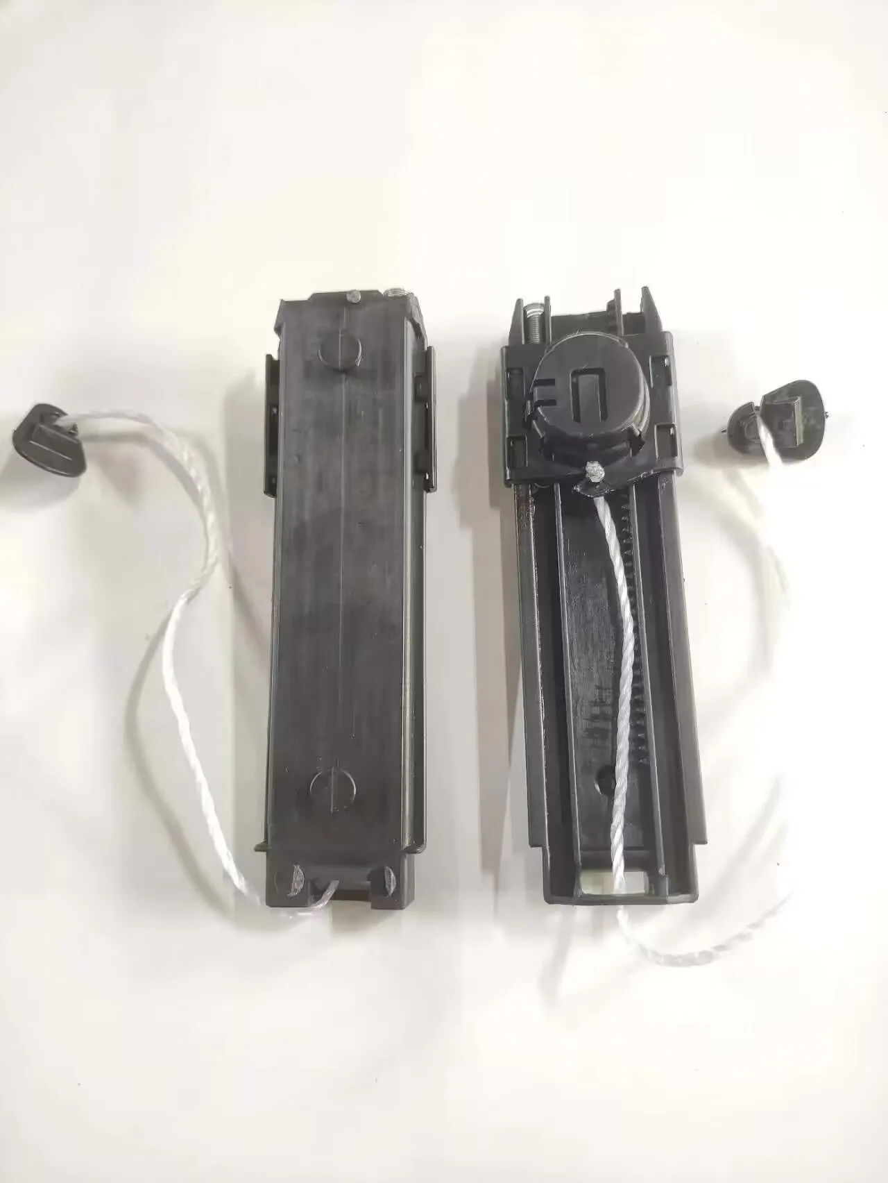 68086479AA5165724AA68086496AGloveBoxDamper1121forJeepGrand