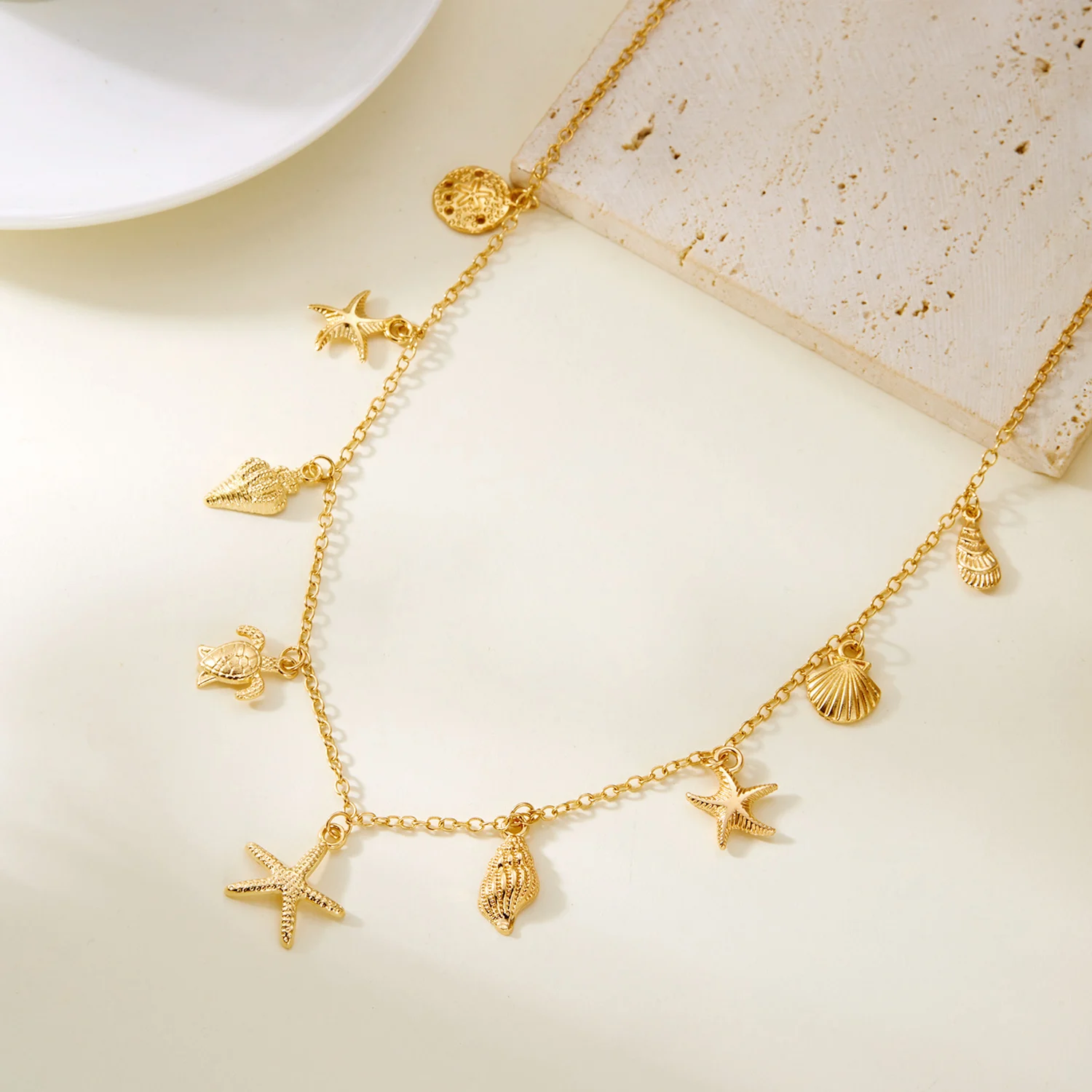 Collier bohème avec pendentif en forme d'étoile de mer 2