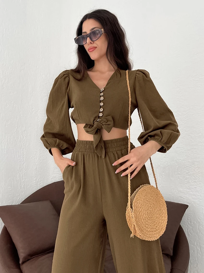 Рисунок 3 - Пижамный комплект женский с V-образным