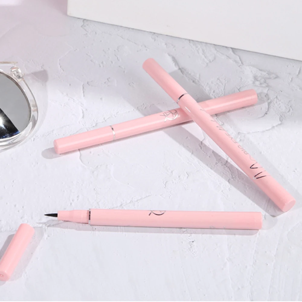 Eyeliner liquido waterproof punta ultra-fine lunga durata nero_voghion.com