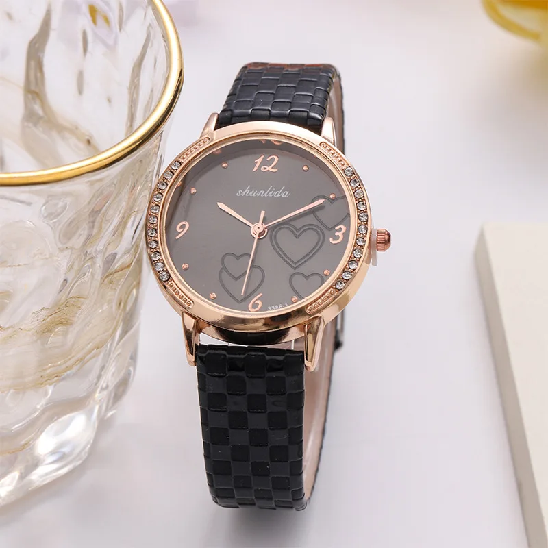 

Women's Light Luxury Niche Watches New Heart Shape Women's Watch Fashionable Trend Strap Quartz Wristwatches Relojes Para Mujer