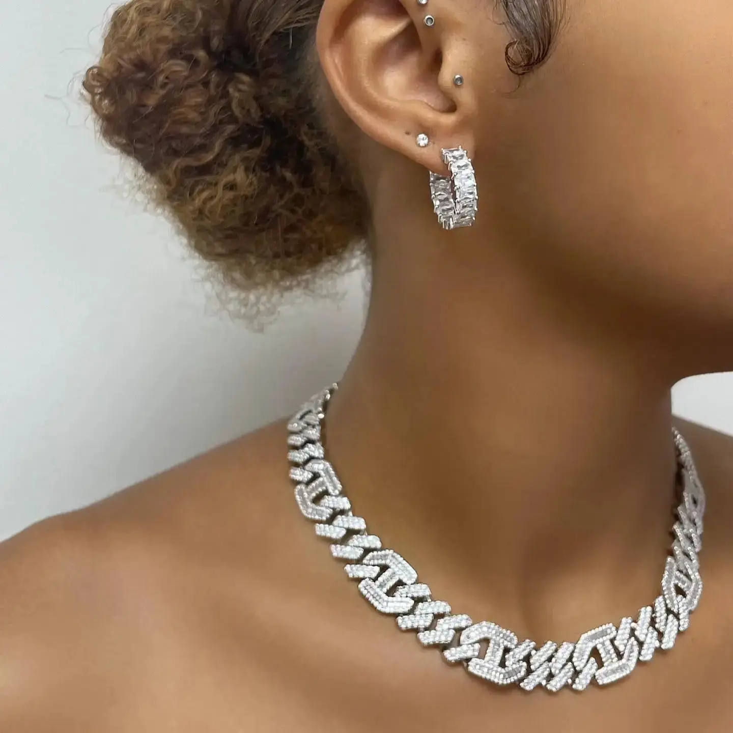 

2024 Hip Hop Big Chunky Women Men Cuban Link Chain Choker Necklaces Iced Out Bling 5a CZ Stones Fashion Party Jewelry Wholesale