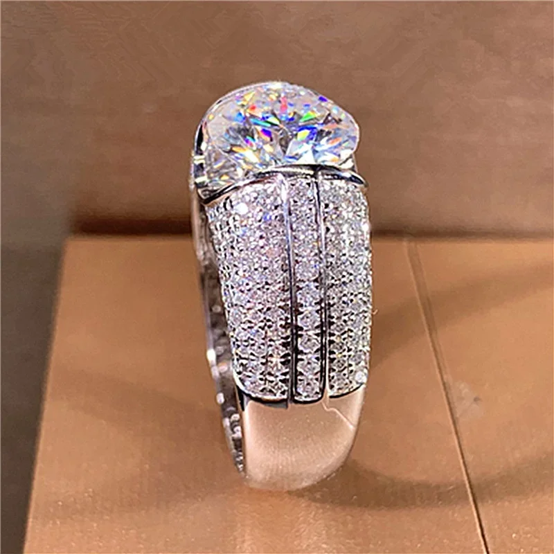 Luxurious Fashion Jewelry Wedding Rings for Women Elegant Bright Silver Color Inlaid with White Zircon Punk Engagement Ring