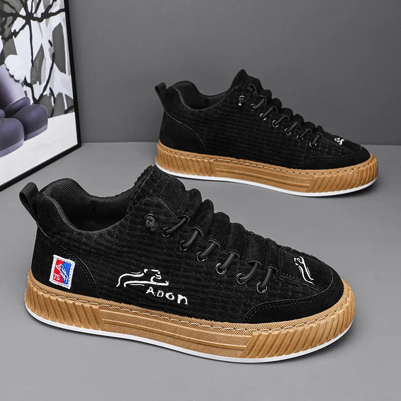 Trendy Men Skateboard Shoes Yellow Streetwear Designer Skate Shoes Men Flats Sneakers Comfortable Thick Sole Sport Sneakers Man