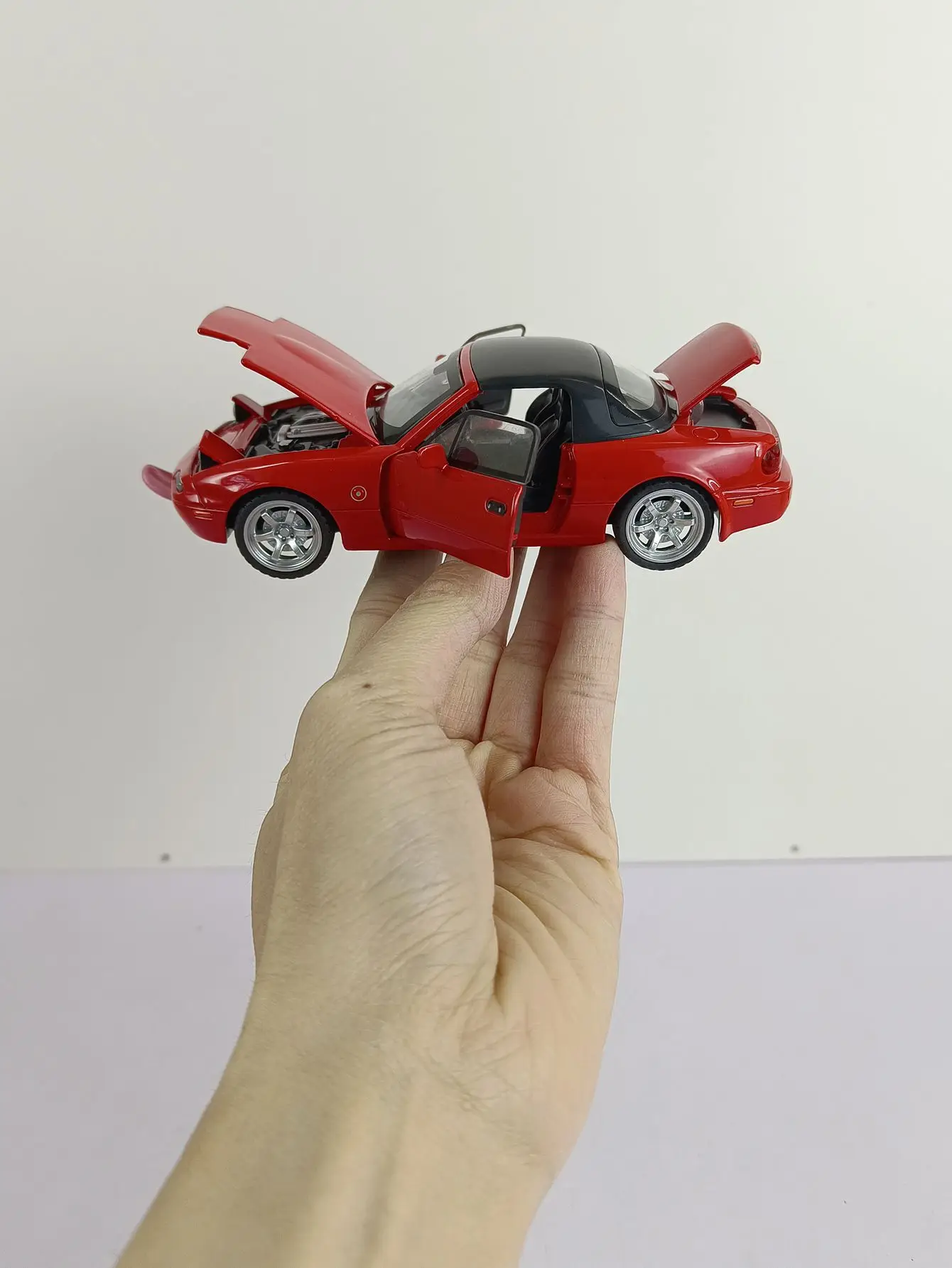 1:32 Mazda MX5 Supercar Alloy Die Cast Toy Car Model Sound and Light Pull Back Toy Collectibles Birthday gift 6