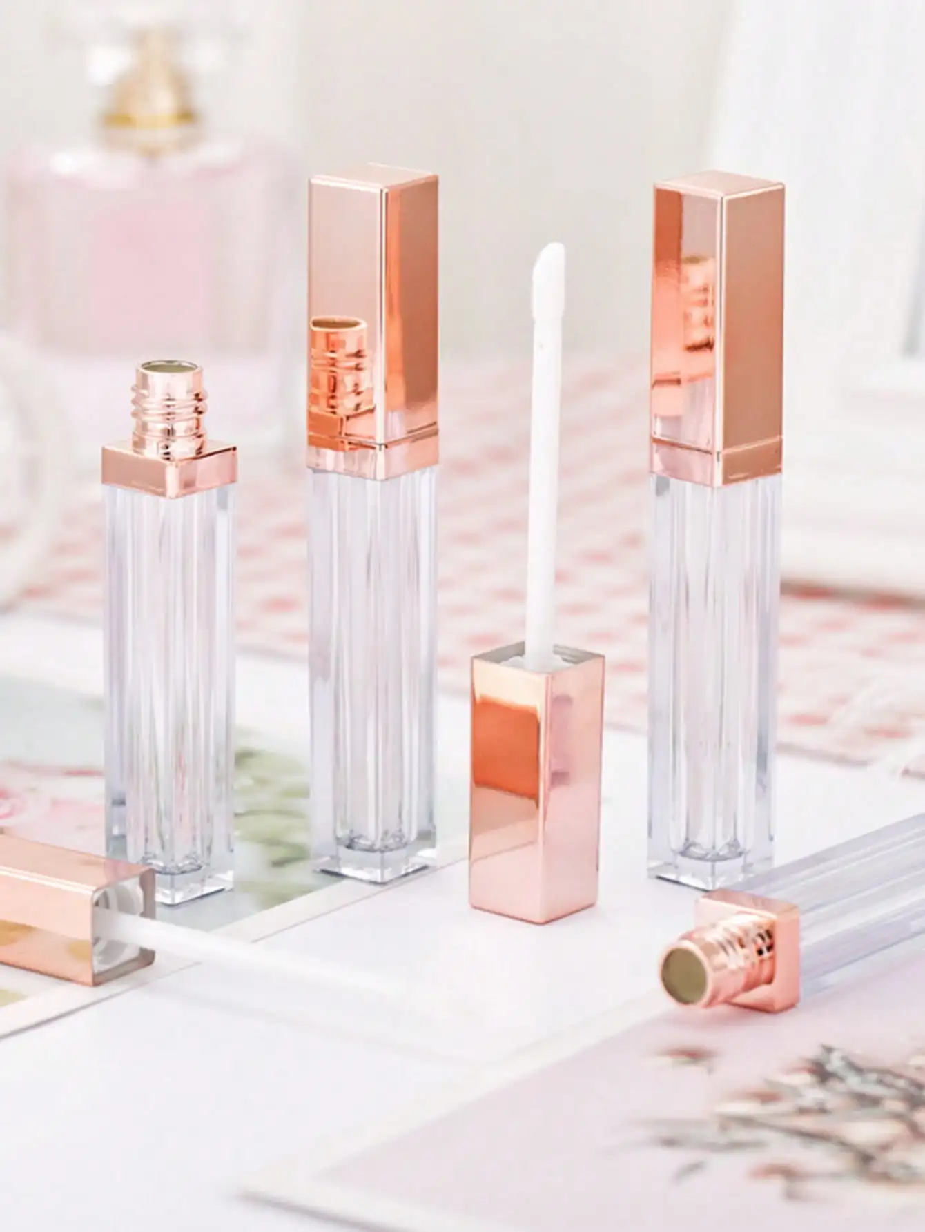 

1Pcs 5ml/0.17oz Empty Lip Color Tube Container Empty Bottle, With Brush Applicator And Rose Gold Cover Lipstick Bottle Tube Cont