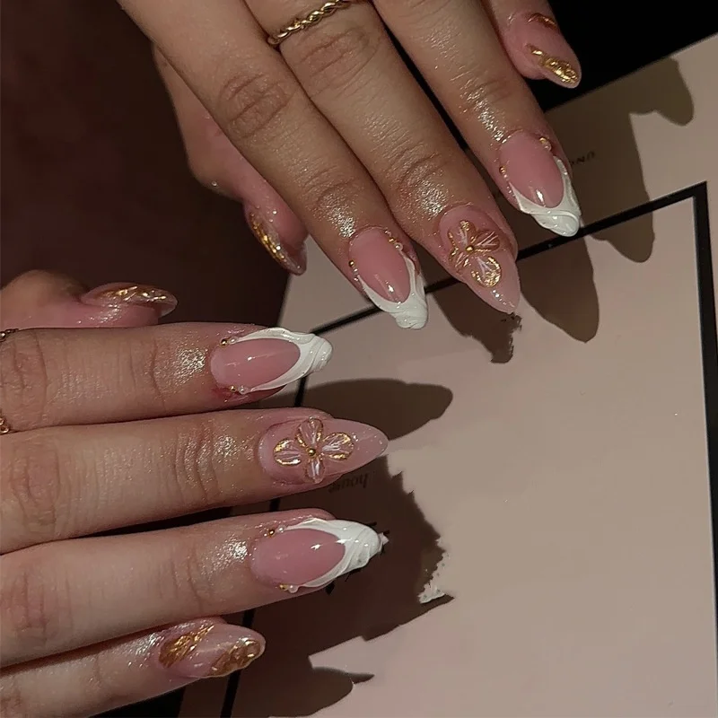 24개입 화이트 엣지 프렌치 페이크 네일 프레스온 미디엄 길이 아몬드 재사용 가능 인조 손톱 3D 꽃 장식 풀커버 네일 팁