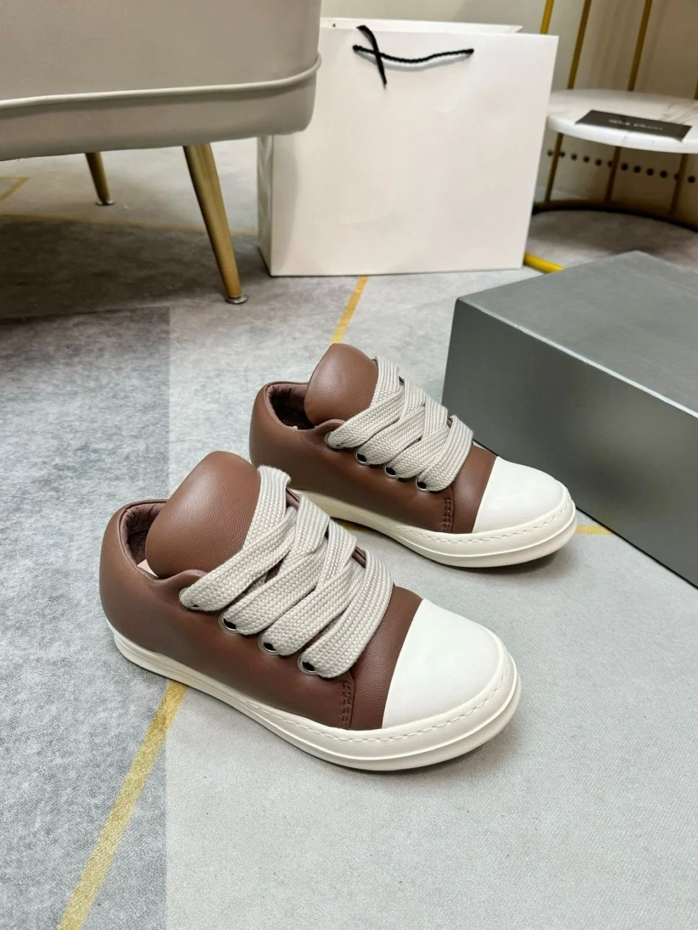 Spring Black Ro Casual Shoes Men Low Top Genuine Leather Giant Lace Up Down Jacket Luxury Designer Sneakers Owen Women Trainers 2
