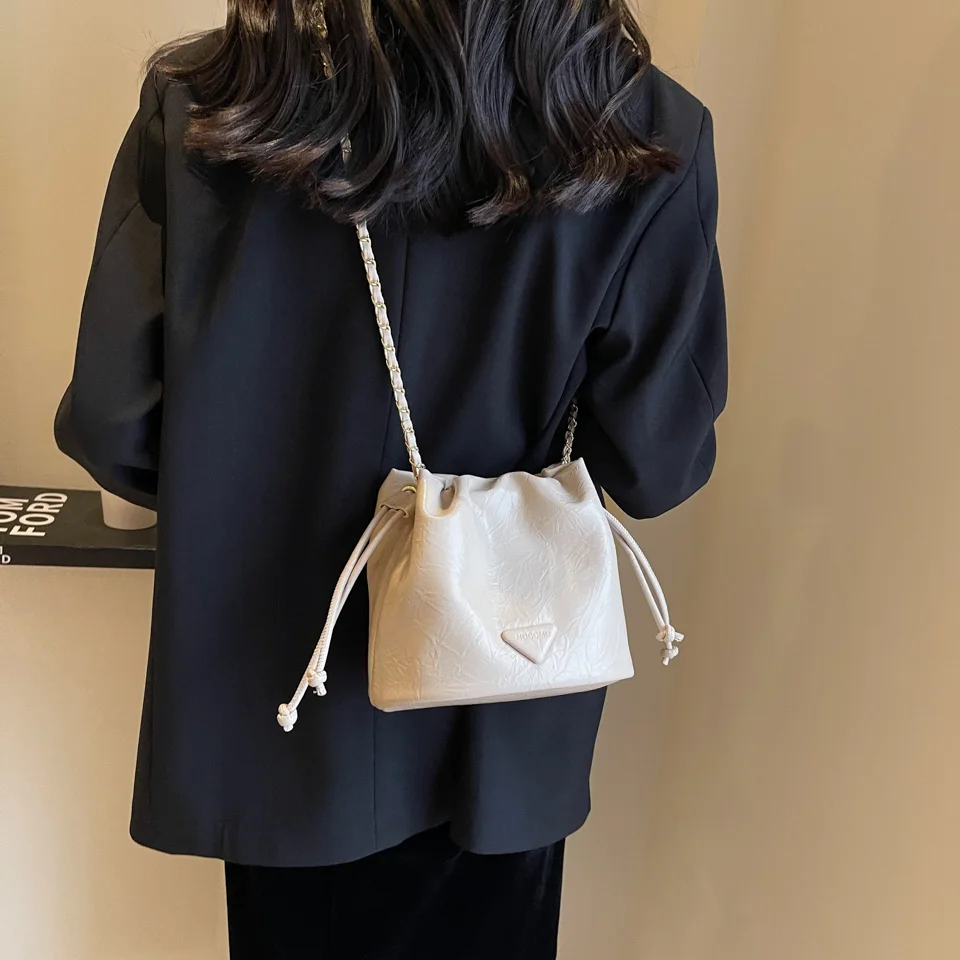 Newest High End Ladies Crossbody Bag 2024 Trendy PU Leather Drawstring Bucket Bag Luxury Handbags For Women