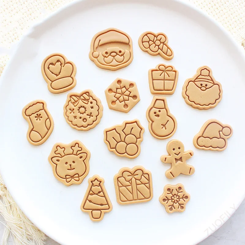 Christmas Mini Cookie Cutter 3D Cartoon Xmas Tree Snowflake Santa Biscuit Fondant Embossed Stamps Molds New Year Cake Decor