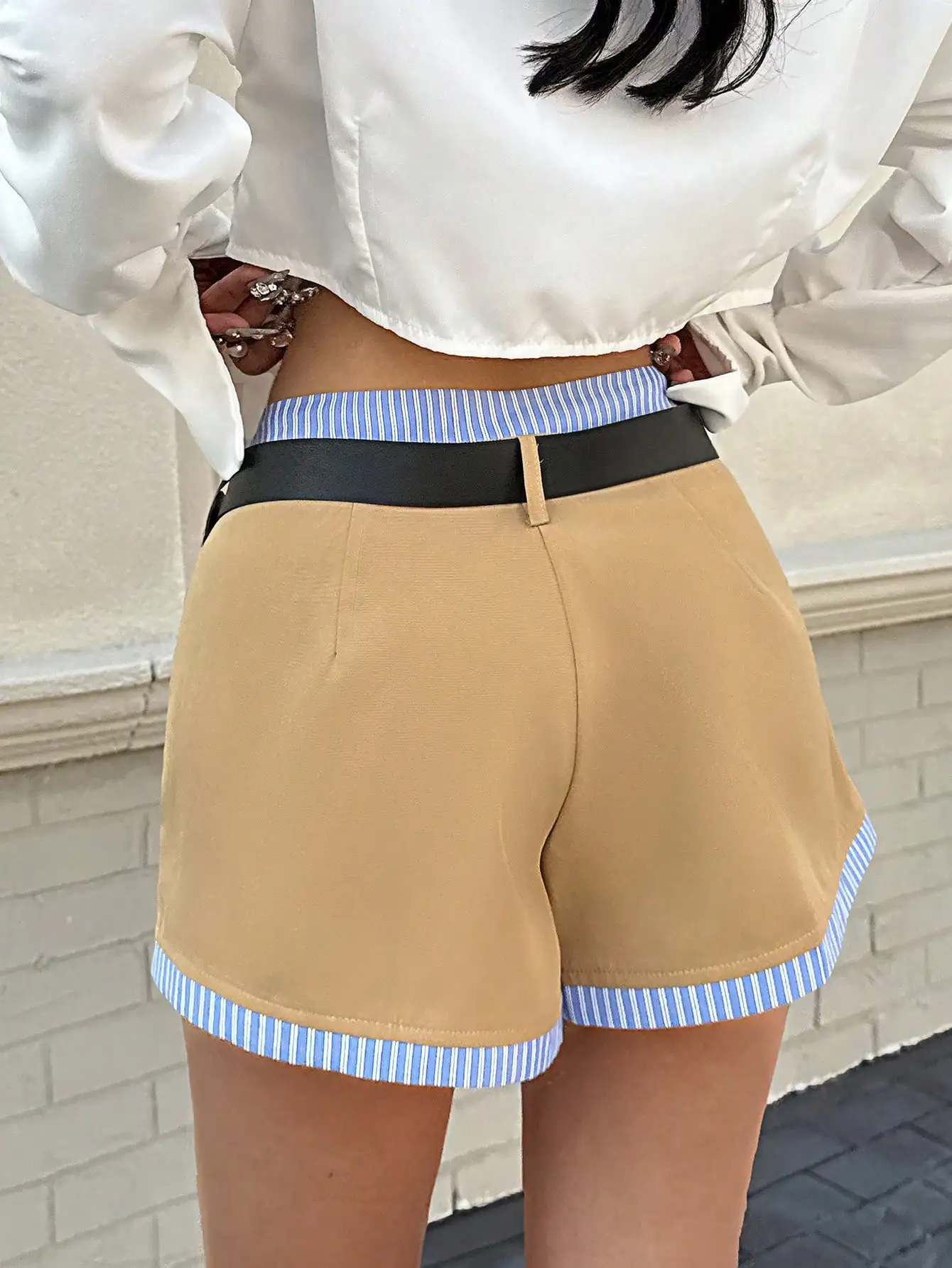 Women's Fashion Striped Paneled Low-Rise A-line Shorts 2