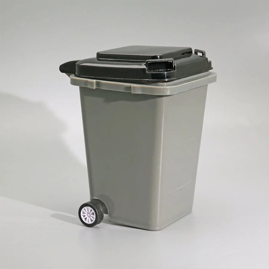 Portalápices con forma de contenedor de basura