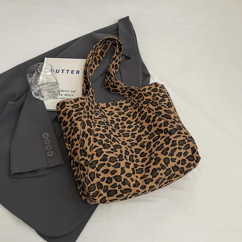 thumbnail image 1 of Bolso de lona con estampado de leopardo de estilo retro y moderno, bolso de mano de gran capacidad estilo coreano, bolso de hombro para compras, 1 of 5
