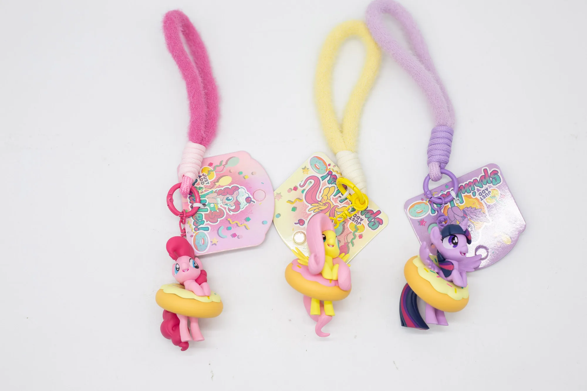 S07e81b218d834e989890dbddeaee3feeU - My Little Pony Merch