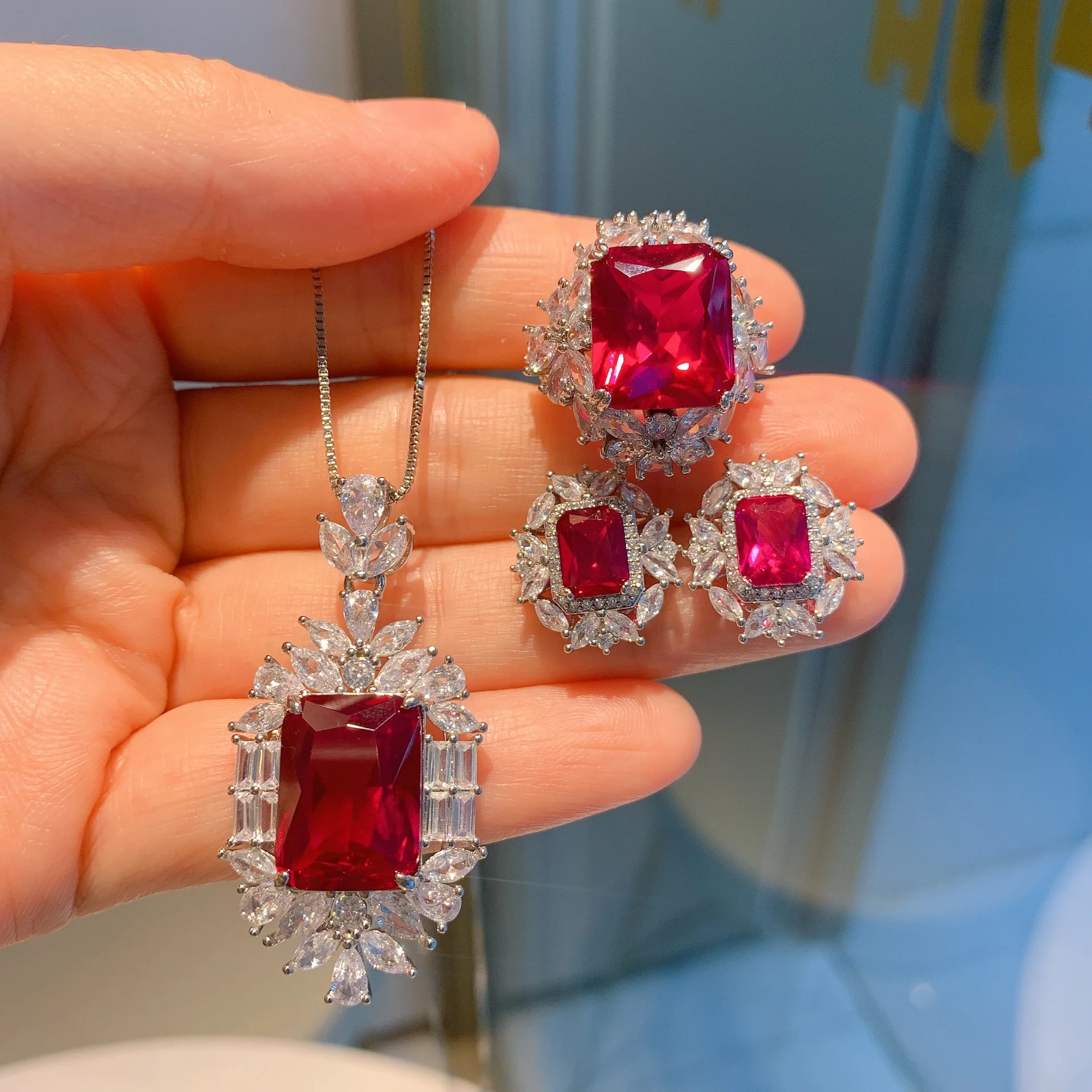 

Комплект из колье и серёг, из серебра 925 пробы