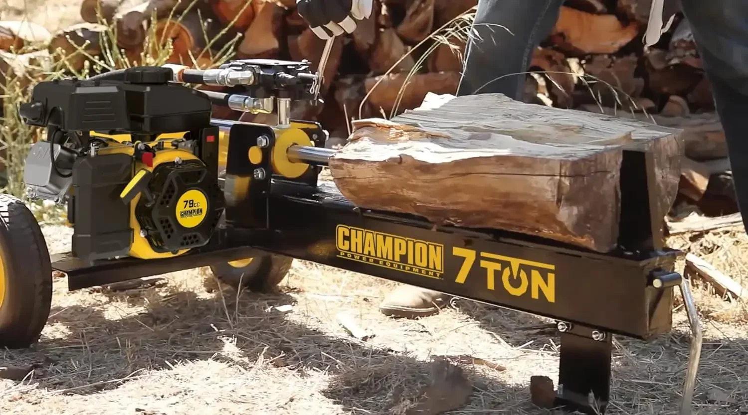 90720 Champion 7-Ton Compact Horizontal Gas Log Splitter with Auto Return, Black