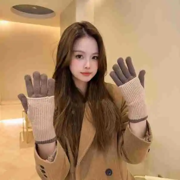 Acquista Guanti da donna alla moda Autunno Inverno Guanti caldi pelosi carini Guanti con dita intere Guanti da donna per sport all'aria aperta da donna in Italia a partire da 14